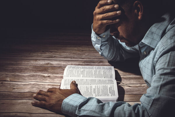 Getting Thru the Dark Days - Bible Study (With Mark Finley)